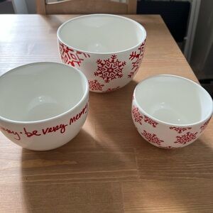 Crate &  Barrel Set of 3 Nesting Bowls White Red Snowflakes Holiday Christmas